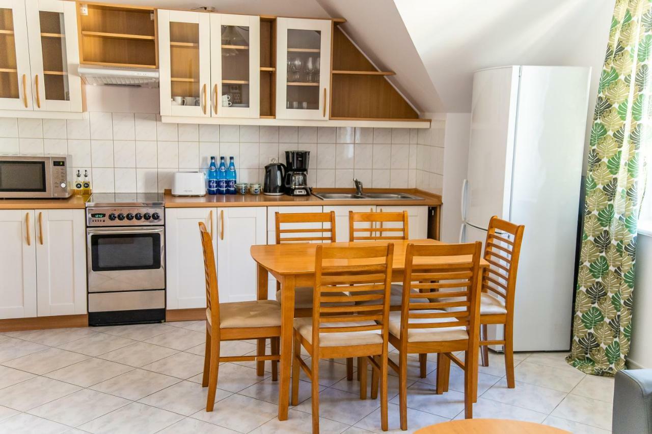 3-Bedroom Apartment Plac Neptuna By Noclegi Renters مينززدرويه المظهر الخارجي الصورة