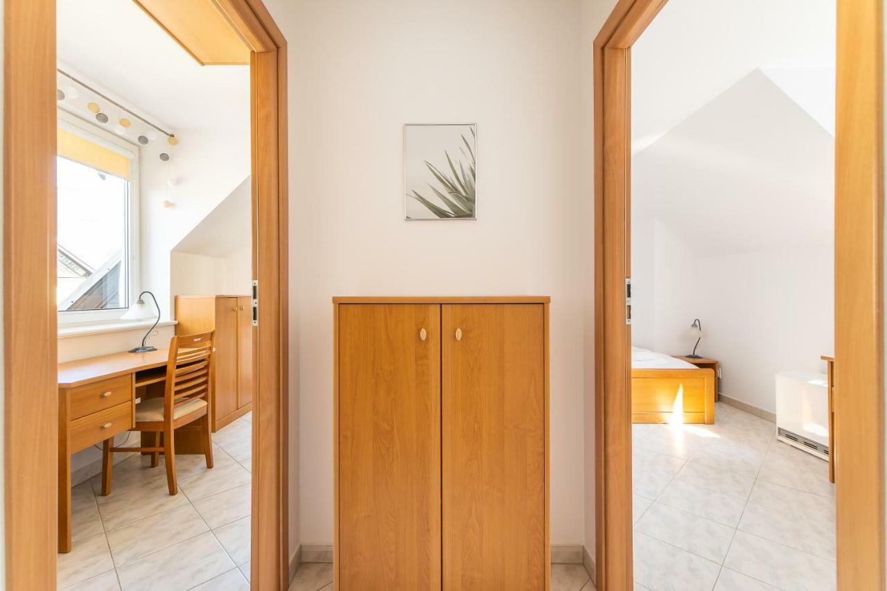 3-Bedroom Apartment Plac Neptuna By Noclegi Renters مينززدرويه المظهر الخارجي الصورة