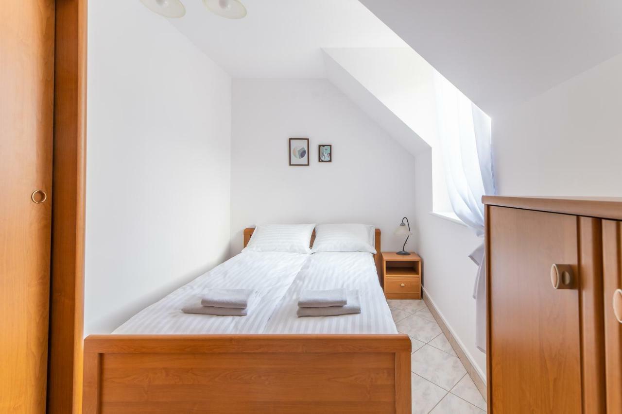 3-Bedroom Apartment Plac Neptuna By Noclegi Renters مينززدرويه المظهر الخارجي الصورة