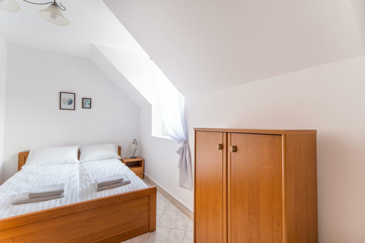 3-Bedroom Apartment Plac Neptuna By Noclegi Renters مينززدرويه المظهر الخارجي الصورة